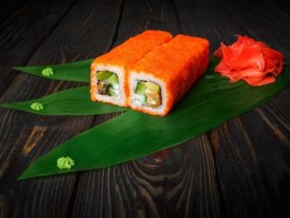 Заказать роллы на любой вкус! Роллы представляют собой разновидность суши. Данное блюдо обрело небывалую популярность не только в Японии, но и во всем мире. Все это благодаря тому, что в состав роллов входят очень вкусные и весьма полезные для организма человека ингредиенты. Они прекрасно между собой сочетаются, поэтому несомненно вызовут восторг даже у самого привередливого гурмана. Приверженцы здорового питания с удовольствием включают в рацион суши и роллы. Но кропотливое создание кулинарного мини-шедевра можно доверить только профессионалам, которые достойно продемонстрируют мастерство и знания в пределах одной порции. Предлагаемое на высоком уровне обслуживание и демократичные цены позволяют включить в меню экзотические блюда, не обременяя кошелек заказчика. С легкостью снимается неловкость при посещении неожиданных гостей, за пару минут оформляется заявка  в Манита.рф и выполняется доставка заказанных порций на ваш адрес. Организовать достойно трапезу позволит наше меню и упаковка, где предусмотрено все необходимое для приема пищи.